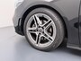 Mercedes-Benz B-klasse 180 Star Edition AMG | Panoramadak | Trekhaak | Multibeam LED | Memory | Winterpakket | Keyless |