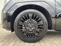 Hyundai Santa Fe 1.6 T-GDI PHEV Black Line 4WD 7p. | DEMO VOORDEEL | Apple Carplay/ Android Auto | Trekhaak | Elektrische achterklep | Stoelverwarming/Verkoeling | Stuurverwarming | Draadloos opladen | Adaptief Cruise Control | Elektrische verstelbare stoelen | Head-up display |