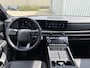 Hyundai Santa Fe 1.6 T-GDI PHEV Black Line 4WD 7p. | Apple Carplay/ Android Auto | Trekhaak | Elektrische achterklep | Stoel/stuurverwarming | Draadloos opladen | Adaptief Cruise Control | Elektrische verstelbare stoelen | Head-up display |
