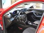 Peugeot e-2008 SUV EV Allure Pack 50 kWh | SOH 91,4% | Navigatie | Achteruitrijcamera | Climate Control | Apple Carplay/Android auto
