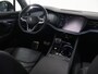 Volkswagen Touareg 3.0 TSi eHybrid 4MOTION R | HUD | Dyna Audio | Trekhaak | Nachtzicht | Stoelverwarming voor en achter | Panoramadak | Matrix LED | Luchtvering | Stoelmassage | Comfort-Pakket | SoftClose |