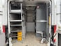 Ford Transit 2.0 TDCI L2H2 Airco Cruise Control Parkeersensoren Stoelverwarming Zwaailampen Kastwand Inbouw