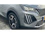 Peugeot e-2008 54KWH 156PK ALLURE AVANTAGE AUTOMAAT / NAVI / LEDER / CLIMA / LED / PDC / 17" LMV / KEYLESS / 360 CAMERA / CRUISECONTROL / 1E EIGENAAR / NIEUWSTAAT !!