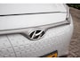 Hyundai Kona Electric EV Premium 64 kWh - Stoelventilatie | Achterbankverw. | Adpt. cruise