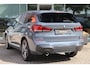 BMW X1 (f48) sDrive18i M-Sport | Stormbay | LED | Navigatie | Cruise | Climate | Sfeerverlichting | Camera | HUD