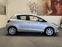Toyota Yaris 1.3 VVT-i ASPIRATION AUTOMAAT CRUISE CONTROL AIRCO BLUETOOTH MULTIMEDIA VOORBEREIDING SCHAKELMOGELIJKHEID AAN STUURWIEL ACHTERUITRIJCAMERA TREKHAAK ZEER MOOI !!