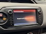 Toyota Yaris 1.3 VVT-i ASPIRATION AUTOMAAT CRUISE CONTROL AIRCO BLUETOOTH MULTIMEDIA VOORBEREIDING SCHAKELMOGELIJKHEID AAN STUURWIEL ACHTERUITRIJCAMERA TREKHAAK ZEER MOOI !!
