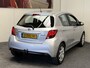 Toyota Yaris 1.3 VVT-i ASPIRATION AUTOMAAT CRUISE CONTROL AIRCO BLUETOOTH MULTIMEDIA VOORBEREIDING SCHAKELMOGELIJKHEID AAN STUURWIEL ACHTERUITRIJCAMERA TREKHAAK ZEER MOOI !!