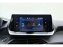 Peugeot 2008 1.2T Allure Pack | 130PK | Trekhaak | Stoelverwarming | Parkeercamera Achter | Apple Carplay & Android Auto | Keyless Start | Full LED | 17'' Lichtmetalen velgen | Climate Control