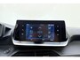 Peugeot 2008 1.2T Allure Pack | 130PK | Trekhaak | Stoelverwarming | Parkeercamera Achter | Apple Carplay & Android Auto | Keyless Start | Full LED | 17'' Lichtmetalen velgen | Climate Control