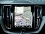 Volvo XC60 2.0 T8 Plug-in hybrid AWD Plus Dark | Pano | Trekhaak wegkl. | 360 Camera | Head Up | Harman/ Kardon | Prijs Rijklaar!!