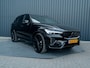 Volvo XC60 2.0 T6 Plug-in hybrid AWD Plus Black Edition | Pano | Trekhaak wegkl. | Facelift | 360 Camera | Head Up | Harman/ Kardon | Prijs Rijklaar!!