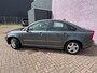 Volvo S40 2.0 Sport 145pk | Bi-xenon adaptief | parkeersensoren achter | Trekhaak | verwarmde voorstoelen | High performance audio | Dealer onderhouden | 12 maanden BOVAG garantie |