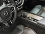 Volvo XC60 2.0 T6 Plug-in hybrid AWD R-Design - BLACK PACK - DEALER ONDERHOUDEN - PANORAMADAK - LEER - 360 CAMERA - STOELVERWARMING + STUURVERWARMING