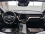 Volvo XC60 2.0 T6 Plug-in hybrid AWD R-Design - BLACK PACK - DEALER ONDERHOUDEN - PANORAMADAK - LEER - 360 CAMERA - STOELVERWARMING + STUURVERWARMING