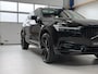 Volvo XC60 2.0 T6 Plug-in hybrid AWD R-Design - BLACK PACK - DEALER ONDERHOUDEN - PANORAMADAK - LEER - 360 CAMERA - STOELVERWARMING + STUURVERWARMING