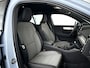 Volvo XC40 B4 Business Edition | Parkeercamera | Harman Kardon | Stoel- en Stuurverwarming
