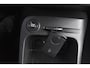 Renault Captur 0.9 TCe Helly Hansen , TREKHAAK , A UITRIJ CAM , CLIMATR , CR CONTR , NAVI , LMV17 ,