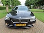 BMW 5-Serie Touring 528xi High Executive Panoramadak Head Up Display Leer Sportstoelen 360 Camera Navigatie ECC Cruisecontrol Xenon/Led Stoelverwarming Pdc LM Velgen