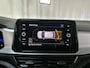 Volkswagen T-Roc 1.0 TSI 110pk Life Business Stoelverwarming Parkeersensoren Navigatie App-Connect
