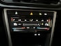 Volkswagen T-Roc 1.0 TSI 110pk Life Business Stoelverwarming Parkeersensoren Navigatie App-Connect