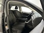 Volkswagen T-Roc 1.0 TSI 110pk Life Business Stoelverwarming Parkeersensoren Navigatie App-Connect