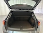 Volkswagen T-Roc 1.0 TSI 110pk Life Business Stoelverwarming Parkeersensoren Navigatie App-Connect