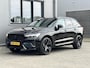 Volvo XC60 2.0 T6 Plug-in hybrid AWD Plus Black Edition 350 PK | Trekhaak | H/K | Pano | 360 Camera