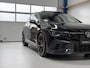 Volkswagen Golf 2.0 TSI GTI Clubsport 300PK - DEALER ONDERHOUDEN - PANORAMADAK - BLACK ON BLACK - HARMAN KARDON - STUUR + STOELVERWARMING