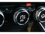 Renault Clio 1.0 TCe Intens / Airco met climate control / Half leder interieur / Multimedia systeem / Trekhaak / All season banden