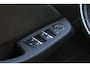 Renault Clio 1.0 TCe Intens / Airco met climate control / Half leder interieur / Multimedia systeem / Trekhaak / All season banden