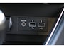 Renault Clio 1.0 TCe Intens / Airco met climate control / Half leder interieur / Multimedia systeem / Trekhaak / All season banden