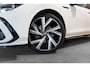 Volkswagen Golf 1.5 eTSI DSG R-Line Pano IQ Camera