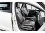 Volkswagen Golf 1.5 eTSI DSG R-Line Pano IQ Camera