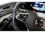 Volkswagen Golf 1.5 eTSI DSG R-Line Pano IQ Camera
