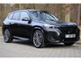 BMW X1 sDrive18i VOL | M-pakket | Pano | HUD | Massage | 360 | Adap Cruise | Elektr. Trekhaak | Harman Kardon | Keyless | Alarm kl.3 | Etc.