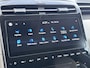 Hyundai Tucson 1.6 T-GDI HEV 230pk Premium Sky / Dealer onderhouden / Glazen schuif- en kanteldak / Trekgewicht 1650 kg / Elektrische achterklep / Stuur- Stoel & Achterbank verwarming / Rondomzicht camera / Stoelventilatie / Adaptief cruise control / Krell Audio Systeem /