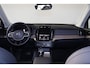 Volvo XC90 T8 Recharge AWD Plus Dark - Luchtvering - Panorama/schuifdak - IntelliSafe Assist & Surround - 360º Camera - Harman/Kardon audio - Adaptieve LED koplampen - Verwarmde voorstoelen, stuur & achterbank - Parkeersensoren voor & achter - Elektr. bedienb. voorstoelen met geheugen - Draadloze tel. lader - Extra getint glas - 21' LMV