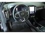Volvo EX40 Single Motor Plus 70 kWh | Stoelverwarming | Stuurwielverwarming | Parkeersensoren voor + achter | Google Infotainment | Semi-Electrische Wegklapbare Trekhaak | Warmtepomp | Comfortstoelen |