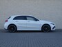 Mercedes-Benz A-klasse A 250 e AMG Line Premium | Parkeerpakket met 360 camera | Spiegelpakket | Nightpakket | Winterpakket | 19inch Lichtmetalen velgen