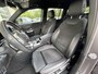 Mercedes-Benz GLB 200 Business Solution AMG l Dodehoekassistentie l Elektrische achterklep l Night pakket l Climate control l Cruise Control l Sfeerverlichting l