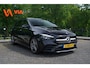 Mercedes-Benz B-klasse 180 AMG Line | Carbon & Nappa Leder | Navi | LED | Virtual Widescreen | Camera | PDC | Stoelverw.