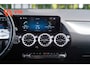 Mercedes-Benz B-klasse 180 AMG Line | Carbon & Nappa Leder | Navi | LED | Virtual Widescreen | Camera | PDC | Stoelverw.