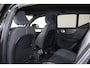Volvo XC40 T5 Recharge Plus Dark - IntelliSafe Assist & Surround - Harman/Kardon audio - Parkeercamera achter - Verwarmde voorstoelen & stuur - Parkeersensoren voor & achter - Elektr. bedienb. voorstoelen met geheugen links - Draadloze tel. lader - Extra getint glas - 19' LMV