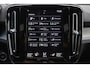 Volvo XC40 T5 Recharge Plus Dark - IntelliSafe Assist & Surround - Harman/Kardon audio - Parkeercamera achter - Verwarmde voorstoelen & stuur - Parkeersensoren voor & achter - Elektr. bedienb. voorstoelen met geheugen links - Draadloze tel. lader - Extra getint glas - 19' LMV