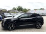 Peugeot 2008 1.2 Benzine 100 Pk. Allure *** ( Ook in Wit of Blauw Leverbaar ) *** * Draadloos Navigatie & Spotify via Apple Carplay / Android Auto * L.M. Velgen * Climate & Cruise Control * Dab Radio * Voorzijde en Achter Parkeer Sensoren * Vingerhoets; Vierde Generatie Eersteklas Service. Al meer dan 100 jaar een begrip in de Brabantse Kempen.