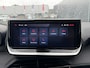 Peugeot 2008 1.2 Benzine 100 Pk. Allure *** ( Ook in Wit of Blauw Leverbaar ) *** * Draadloos Navigatie & Spotify via Apple Carplay / Android Auto * L.M. Velgen * Climate & Cruise Control * Dab Radio * Voorzijde en Achter Parkeer Sensoren * Vingerhoets; Vierde Generatie Eersteklas Service. Al meer dan 100 jaar een begrip in de Brabantse Kempen.