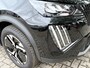 Peugeot 2008 1.2 Benzine 100 Pk. Allure *** ( Ook in Wit of Blauw Leverbaar ) *** * Draadloos Navigatie & Spotify via Apple Carplay / Android Auto * L.M. Velgen * Climate & Cruise Control * Dab Radio * Voorzijde en Achter Parkeer Sensoren * Vingerhoets; Vierde Generatie Eersteklas Service. Al meer dan 100 jaar een begrip in de Brabantse Kempen.