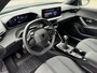 Peugeot 2008 1.2 Benzine 100 Pk. Allure *** ( Ook in Wit of Blauw Leverbaar ) *** * Draadloos Navigatie & Spotify via Apple Carplay / Android Auto * L.M. Velgen * Climate & Cruise Control * Dab Radio * Voorzijde en Achter Parkeer Sensoren * Vingerhoets; Vierde Generatie Eersteklas Service. Al meer dan 100 jaar een begrip in de Brabantse Kempen.