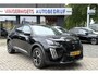 Peugeot 2008 1.2 Benzine 100 Pk. Allure *** ( Ook in Wit of Blauw Leverbaar ) *** * Draadloos Navigatie & Spotify via Apple Carplay / Android Auto * L.M. Velgen * Climate & Cruise Control * Dab Radio * Voorzijde en Achter Parkeer Sensoren * Vingerhoets; Vierde Generatie Eersteklas Service. Al meer dan 100 jaar een begrip in de Brabantse Kempen.